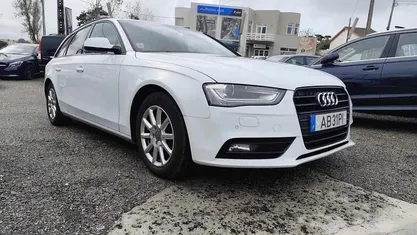 Usado Audi A4 150 HP (110 kW) 2015 Branco Carrinha