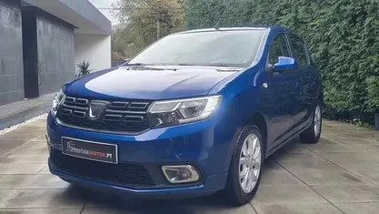 Usado Dacia Sandero Comfort 101 HP (74 kW) 2020 Azul