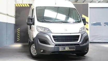 Branco Usado 2019 Peugeot Boxer Van | € 17.980 (Preço justo)