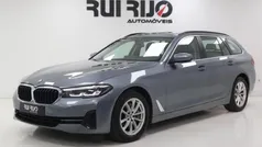 Cinza Usado 2022 BMW 530 Sedan | € 44.900 (Preço justo)