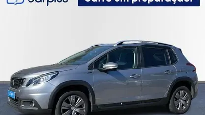 Cinzento Usado 2019 Peugeot 2008 Signature Sky SUV | € 14.500 (Preço justo)