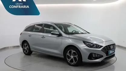 Usado Hyundai i30 120 HP (88 kW) 2021 Cinzento