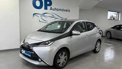 Cinzento Usado 2017 Toyota Aygo Citadino | € 10.450 (Bom preço)