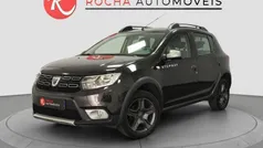 Preto Usado 2017 Dacia Sandero Stepway Citadino | € 10.899 (Preço justo)