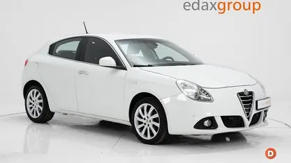 Usado Alfa Romeo Giulietta 105 HP (77 kW) 2015 Branco Citadino