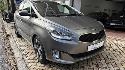 Outro Usado 2015 Kia Carens Monovolume | € 12.900 (Bom preço)