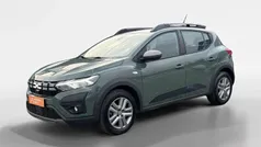 Verde Usado 2023 Dacia Sandero Expression Citadino | € 17.390 (Preço justo)