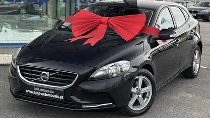 Preto Usado 2014 Volvo V40 Momentum | € 12.470 (Preço justo)