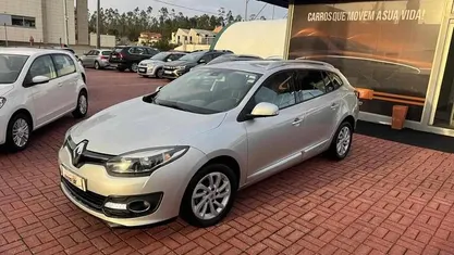 Usado Renault Mégane III 110 HP (80 kW) 2014 Cinzento Carrinha