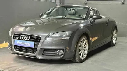 Usado Audi TT 170 HP (125 kW) 2010 Cinzento Coupé