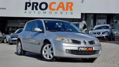 Cinzento Usado 2006 Renault Mégane II Sedan | € 2.750 (Preço justo)
