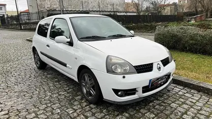 Usado Renault Clio II 68 HP (50 kW) 2008