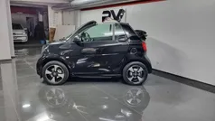 Preto Usado 2021 Smart ForTwo Electric Drive Passion Cabrios | € 13.990 (Preço justo)