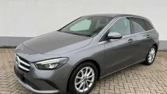 Cinzento Usado 2019 Mercedes B200 Monovolume | € 23.000