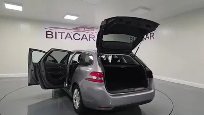 Usado 2020 Peugeot 308 SW Carrinha | € 14.950 (Preço justo)