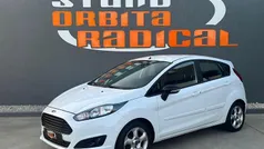 Branco Usado 2015 Ford Fiesta Titanium Citadino | € 10.450 (Preço justo)