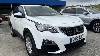Branco Usado 2018 Peugeot 3008 Active SUV | € 18.500 (Preço justo)