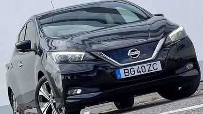 Cinzento Usado 2018 Nissan Leaf N-Connecta Citadino | € 13.900 (Preço justo)