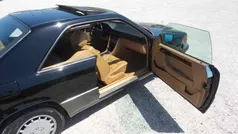 Preto Usado 1991 Mercedes E300 | € 44.000