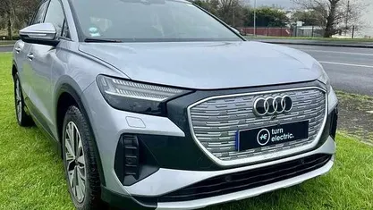 Cinzento Usado 2022 Audi Q4 e-tron SUV | € 34.900 (Preço justo)