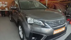 Cinzento Usado 2017 Peugeot 5008 Style Monovolume | € 20.600 (Preço justo)