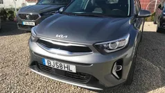 Cinzento Usado 2024 Kia Stonic SUV | € 24.000 (Preço justo)