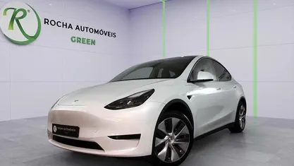 Usado 2022 Tesla Model Y Standard Range SUV | € 36.999 (Preço justo)