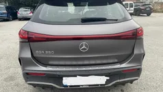 Cinzento Usado 2021 Mercedes EQA250 SUV | € 29.000 (Bom preço)