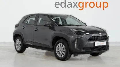 Cinzento Usado 2023 Toyota Yaris Hybrid | € 21.990 (Preço justo)