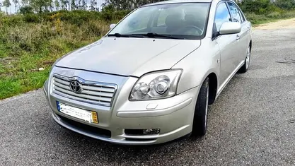 Usado Toyota Avensis 147 HP (108 kW) 2003 Sedan