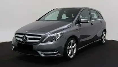 Cinzento Usado 2012 Mercedes B180 Monovolume | € 12.990 (Preço justo)