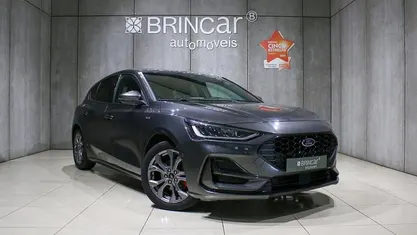 Cinza Usado 2022 Ford Focus ST-Line | € 17.490 (Preço justo)