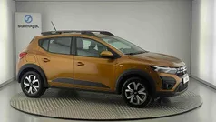 Laranja Usado 2024 Dacia Sandero Expression Citadino | € 17.290 (Preço justo)
