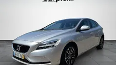 Cinza Usado 2016 Volvo V40 Momentum Carrinha | € 14.900 (Preço justo)