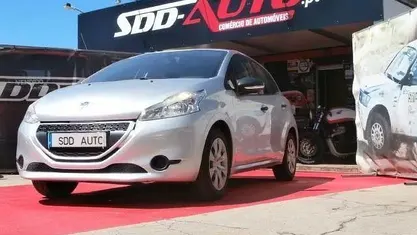 Usado Peugeot 208 Active 68 HP (50 kW) 2014 Cinza Citadino