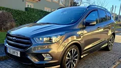 Cinzento Usado 2018 Ford Kuga SUV | € 14.500 (Preço justo)
