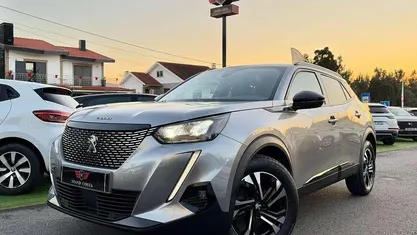 Usado 2021 Peugeot 2008 Allure SUV | € 16.850 (Bom preço)
