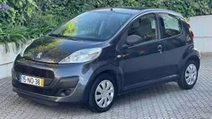 Cinza Usado 2013 Peugeot 107 Active Citadino | € 5.490 (Bom preço)