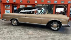 Mercedes 220