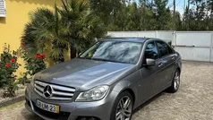 Cinzento Usado 2011 Mercedes C220 Sedan | € 12.500 (Preço justo)