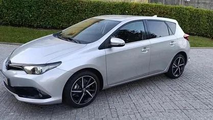 Cinzento Usado 2018 Toyota Auris Citadino | € 15.000 (Preço justo)