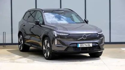 Cinzento Novo 2025 Volvo EX90 Ultra SUV | € 93.400 (Preço justo)