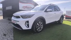 Branco Usado 2021 Kia Stonic SUV | € 16.500 (Preço justo)