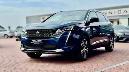 Usado Peugeot 5008 GT 130 HP (95 kW) 2022 Monovolume