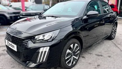 Usado 2025 Peugeot e-208 Style Citadino | € 21.950 (Preço justo)