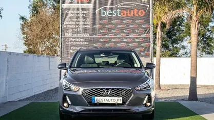 Usado Hyundai i30 Comfort 120 HP (88 kW) 2018 Cinza