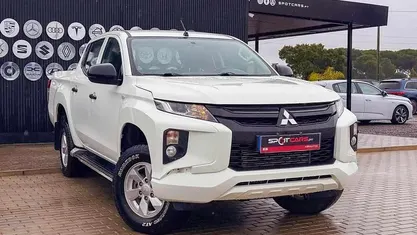 Usado Mitsubishi L200 150 HP (110 kW) 2022 Branco Pickup