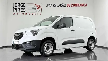 Usado Opel Combo 102 HP (75 kW) 2021 Branco Monovolume