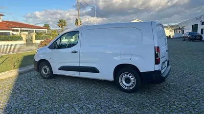 Usado Citroën Berlingo 100 HP (73 kW) 2024 Branco Monovolume