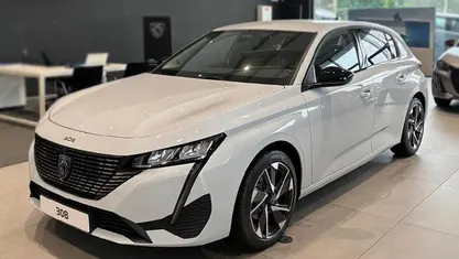 Branco Usado 2025 Peugeot 308 Allure Sedan | € 27.900 (Preço justo)